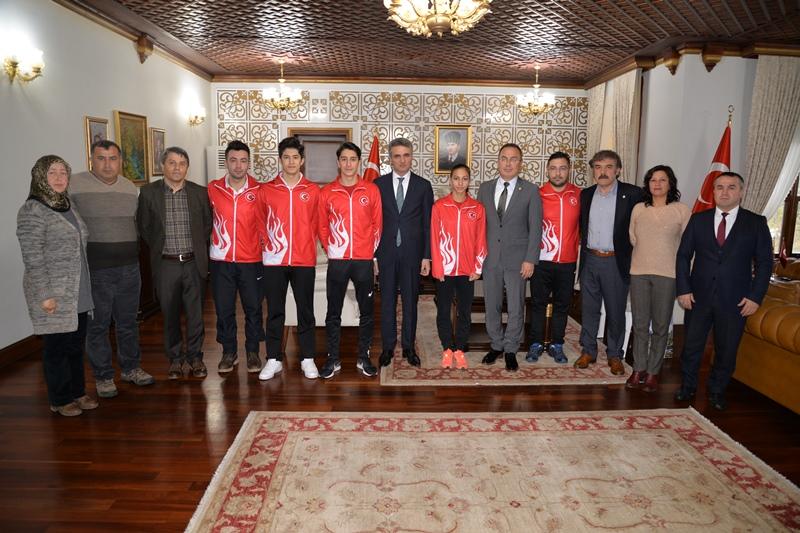 ALTIN ÇOCUKLARIMIZI KABUL ETTİ ALTIN ÇOCUKLARIMIZI KABUL ETTİ
