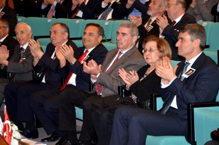 Esin AVUNDUK