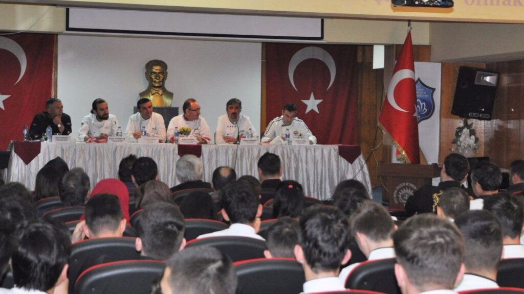 MUTFAKTA TEORİK VE PRATİK BULUŞTU MUTFAKTA TEORİK VE PRATİK BULUŞTU