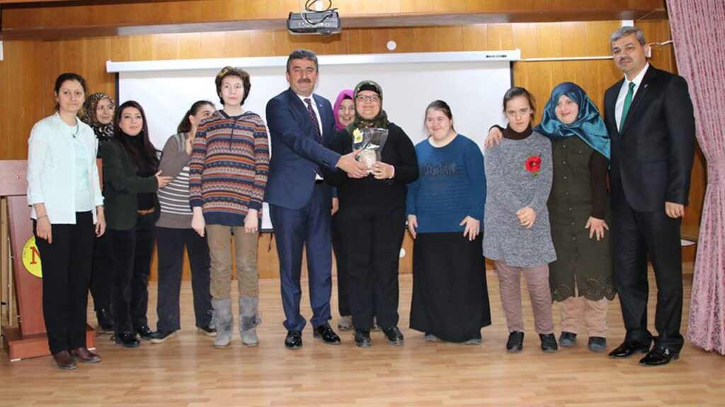 “BAŞKAN GENÇLERLE BULUŞUYOR” “BAŞKAN GENÇLERLE BULUŞUYOR”