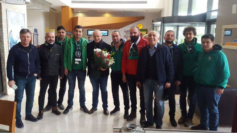 YEŞİL CEPHE O JESTİ UNUTMADI