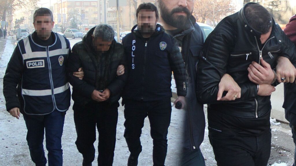 KOCASI ARABADA BEKLİYORMUŞ KOCASI ARABADA BEKLİYORMUŞ