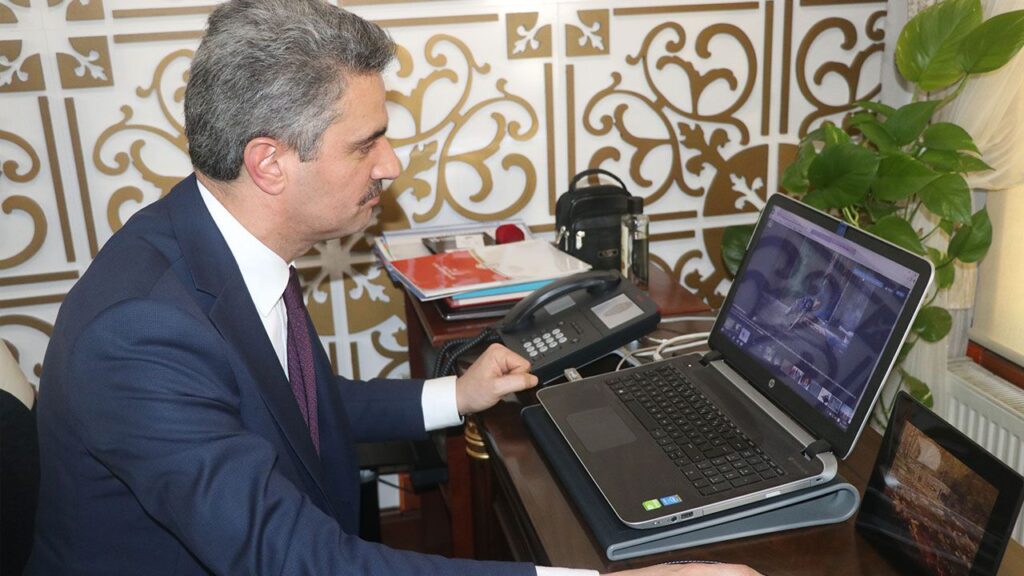 VALİ BARUŞ OY KULLANDI