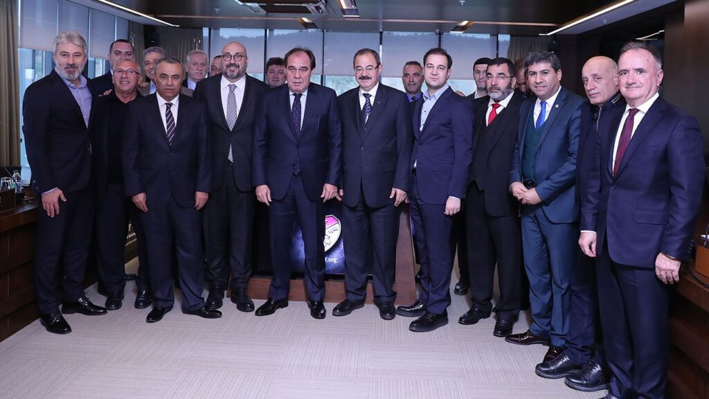 TFF 1.LİG ERTELENİYOR MU? TFF 1.LİG ERTELENİYOR MU?