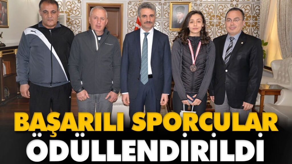 BAŞARILI SPORCULAR ÖDÜLLENDİRİLDİ