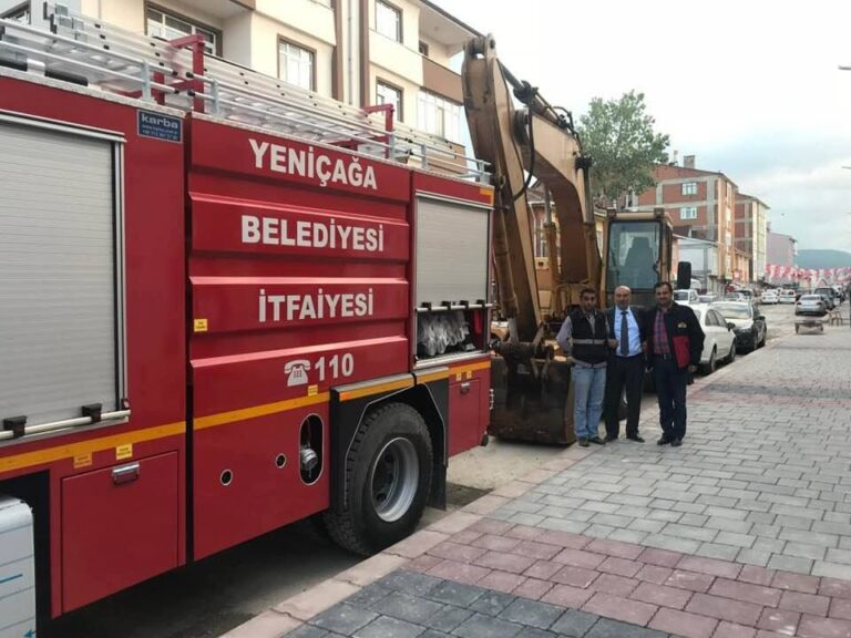 Yeniçağa’ya yeni itfaiye aracı ve ekskavatör