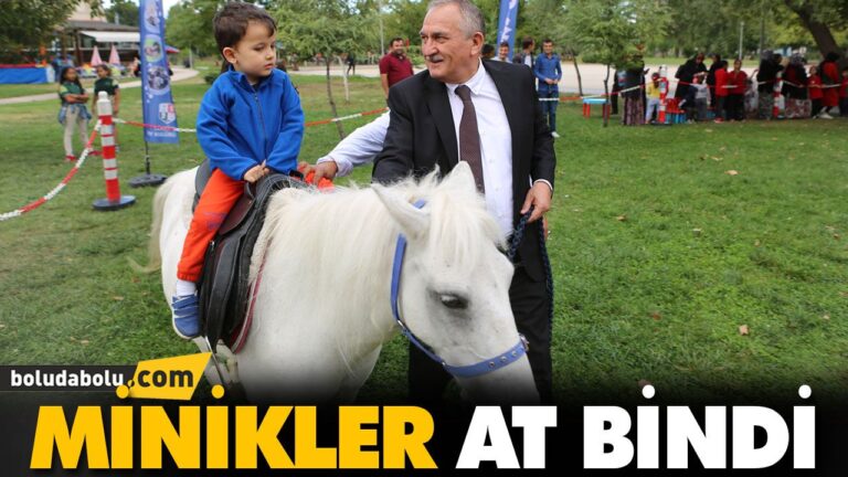 MİNİKLER AT BİNDİ