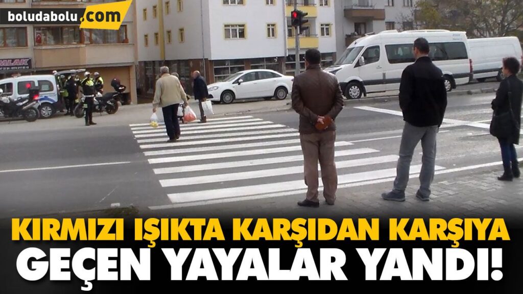 KIRMIZI IŞIKTA KARŞIDAN KARŞIYA GEÇEN YAYALAR YANDI! KIRMIZI IŞIKTA KARŞIDAN KARŞIYA GEÇEN YAYALAR YANDI!