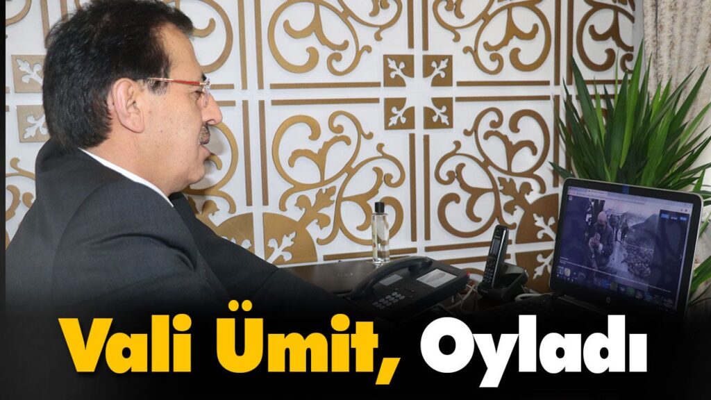 Vali Ümit, O Fotoğrafları Oyladı Vali Ümit, O Fotoğrafları Oyladı
