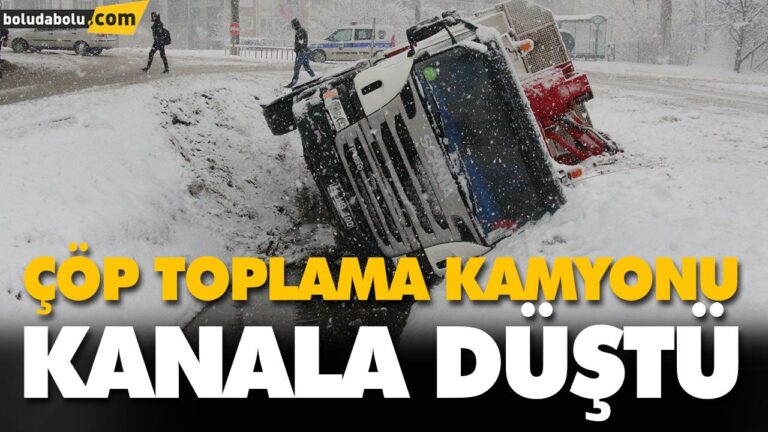 ÇÖP TOPLAMA KAMYONU KANALA DÜŞTÜ