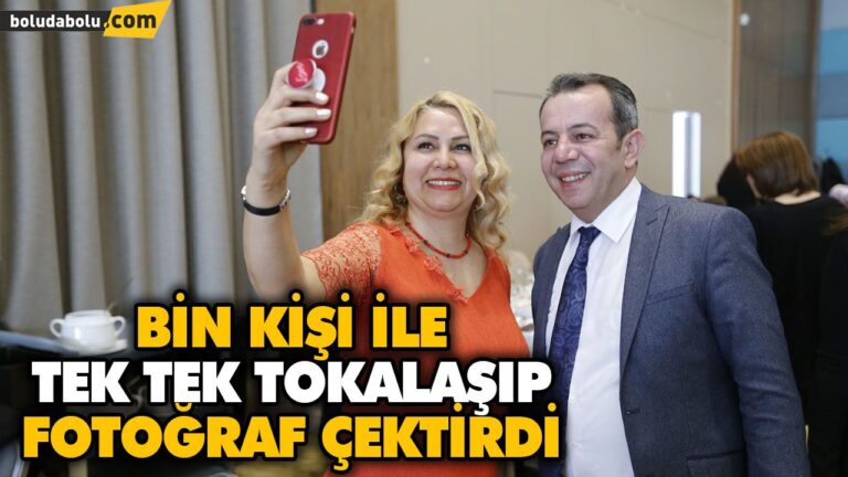 BİN KİŞİ İLE TEK TEK TOKALAŞIP FOTOĞRAF ÇEKTİRDİ