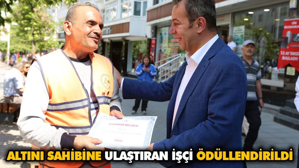 ALTINI SAHİBİNE ULAŞTIRAN İŞÇİ ÖDÜLLENDİRİLDİ ALTINI SAHİBİNE ULAŞTIRAN İŞÇİ ÖDÜLLENDİRİLDİ