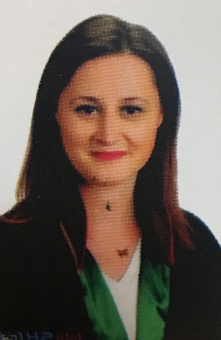Avukat Esin Dolapcı