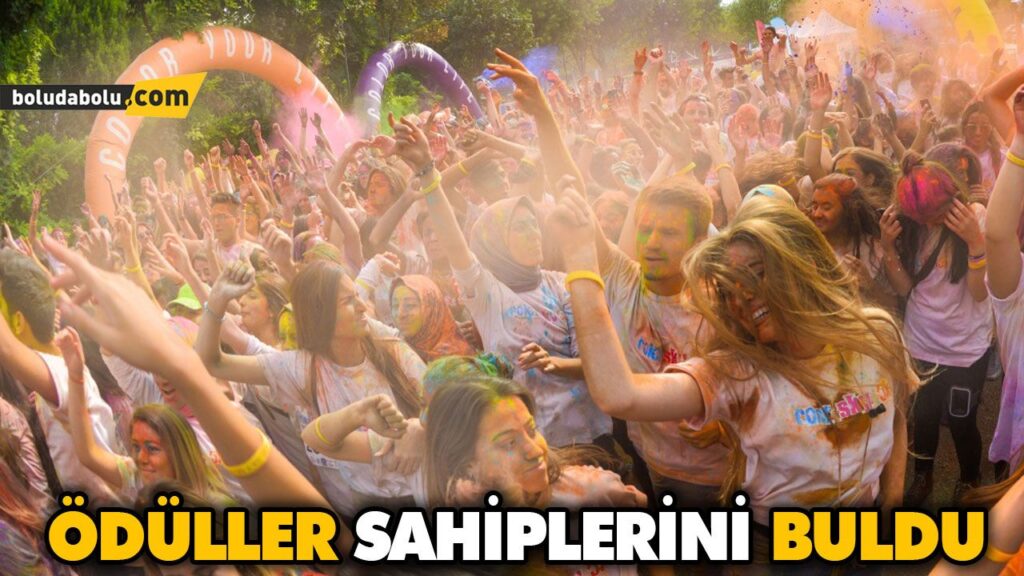 SOKAĞIN ENERJİSİNİ YANSITAN FOTOĞRAFLAR ÖDÜLLENDİRİLDİ SOKAĞIN ENERJİSİNİ YANSITAN FOTOĞRAFLAR ÖDÜLLENDİRİLDİ