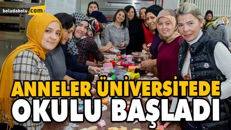 3. ANNELER ÜNİVERSİTEDE OKULU BAŞLADI