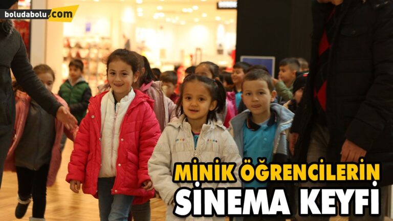 MİNİK ÖĞRENCİLERİN SİNEMA KEYFİ