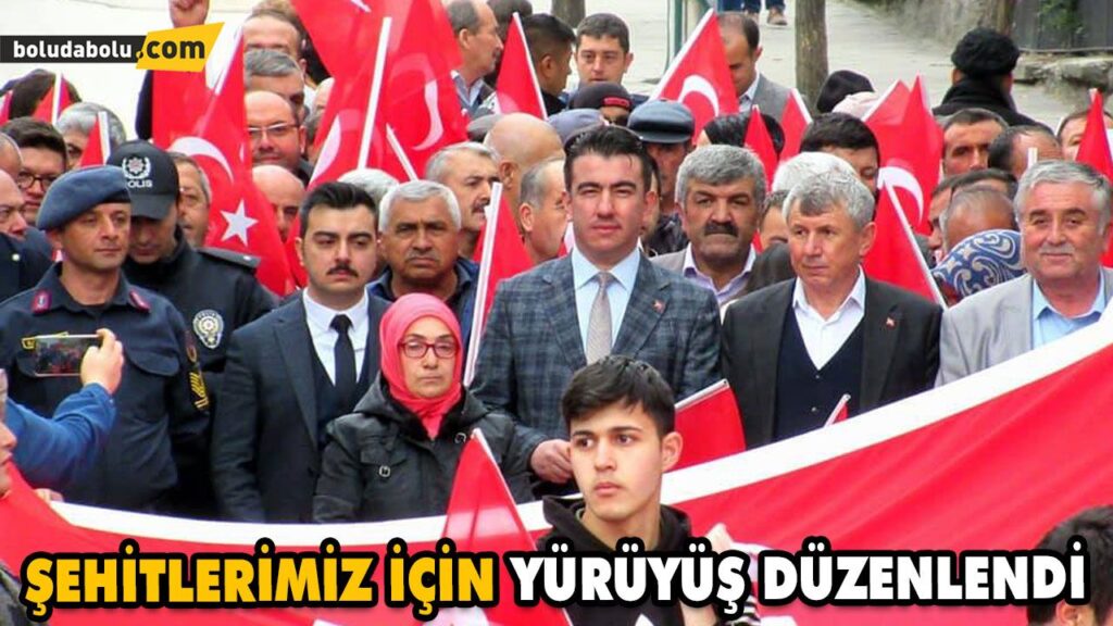 ŞEHİTLERİMİZ İÇİN YÜRÜYÜŞ DÜZENLENDİ ŞEHİTLERİMİZ İÇİN YÜRÜYÜŞ DÜZENLENDİ