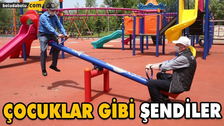 ÇOCUK PARKINA GİDEN YAŞLILAR TAHTEREVALLİYE BİNDİ