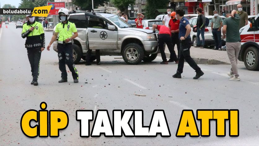 OTOMOBİLLE ÇARPIŞAN CİP TAKLA ATTI: 1 YARALI OTOMOBİLLE ÇARPIŞAN CİP TAKLA ATTI: 1 YARALI