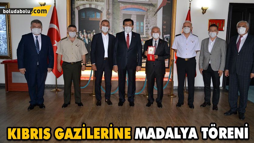 KIBRIS GAZİLERİNE MADALYA VE BERAT TEVCİH TÖRENİ DÜZENLENDİ KIBRIS GAZİLERİNE MADALYA VE BERAT TEVCİH TÖRENİ DÜZENLENDİ
