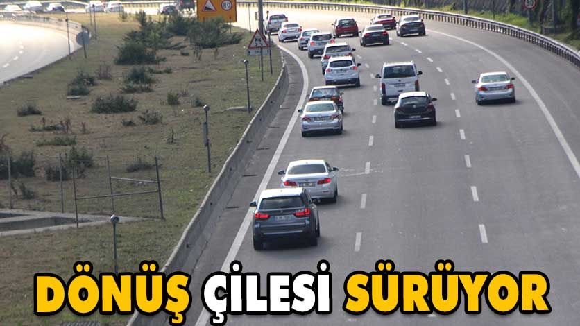 Bolu’da bayram tatili dönüşü TEM’de trafik yoğunluğu Bolu’da bayram tatili dönüşü TEM’de trafik yoğunluğu