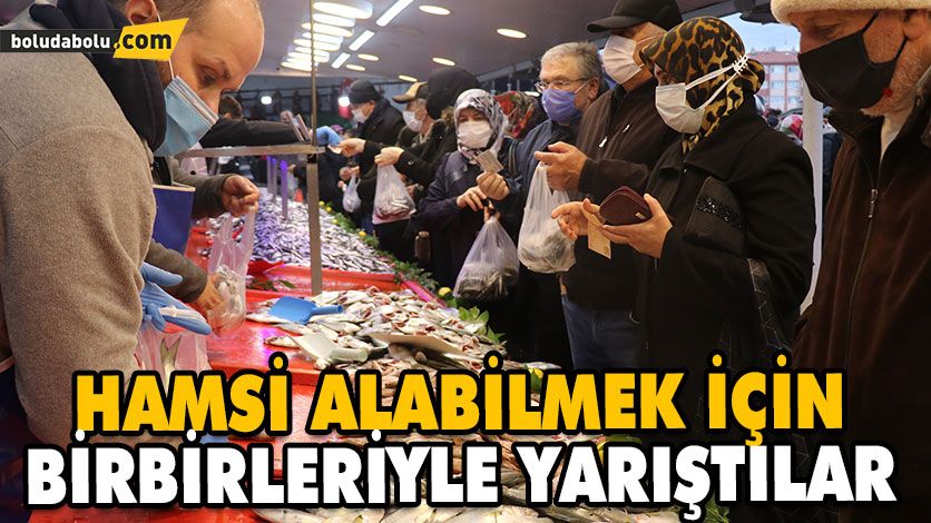 15 LİRADAN SATILAN HAMSİ KUYRUK OLUŞTURDU 15 LİRADAN SATILAN HAMSİ KUYRUK OLUŞTURDU