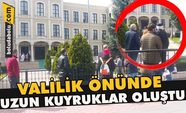 Valilik önünde uzun kuyruklar oluştu