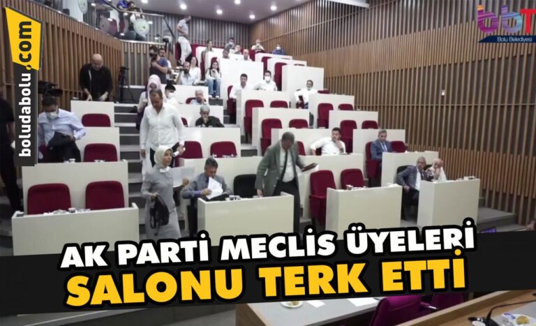 Ak Parti meclis üyeleri salonu terk etti