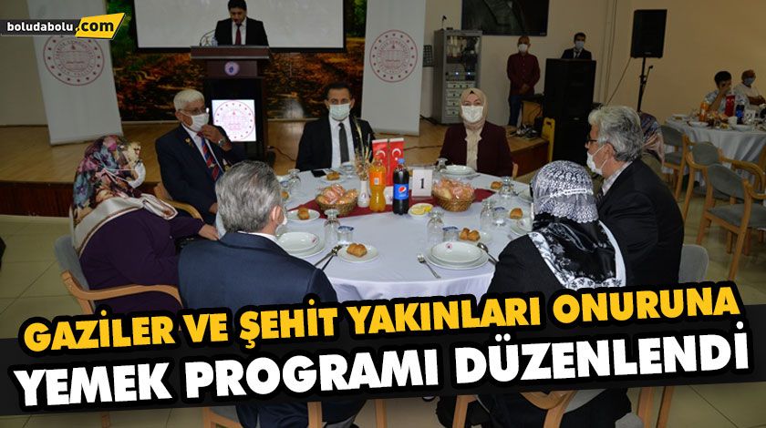 GAZİLER VE ŞEHİT YAKINLARI ONURUNA YEMEK PROGRAMI DÜZENLENDİ GAZİLER VE ŞEHİT YAKINLARI ONURUNA YEMEK PROGRAMI DÜZENLENDİ