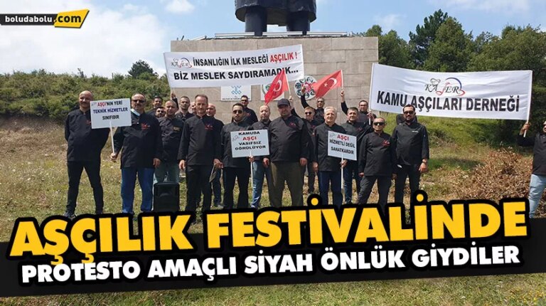 KAMU KURUMLARINDA ÇALIŞAN AŞÇILAR FESTİVALE SİYAH ÖNLÜKLE KATILDI