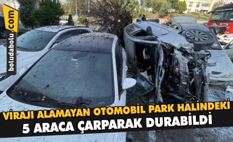 Düzce’de virajı alamayan otomobil park halindeki 5 araca çarparak durabildi