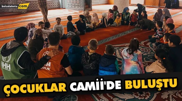 ÇOCUKLAR CAMİİ’DE BULUŞTU