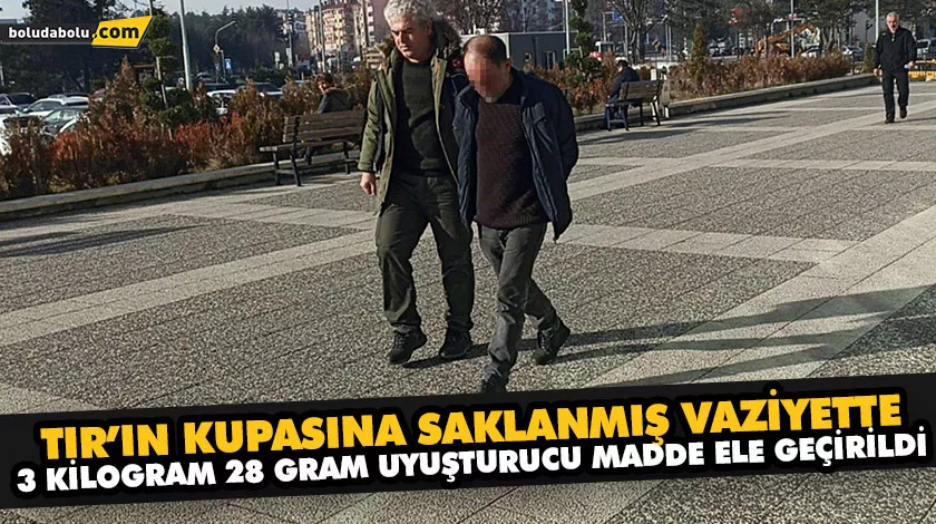 TIR’IN KUPASINA SAKLANMIŞ VAZİYETTE 3 KİLOGRAM 28 GRAM UYUŞTURUCU MADDE ELE GEÇİRİLDİ TIR’IN KUPASINA SAKLANMIŞ VAZİYETTE 3 KİLOGRAM 28 GRAM UYUŞTURUCU MADDE ELE GEÇİRİLDİ