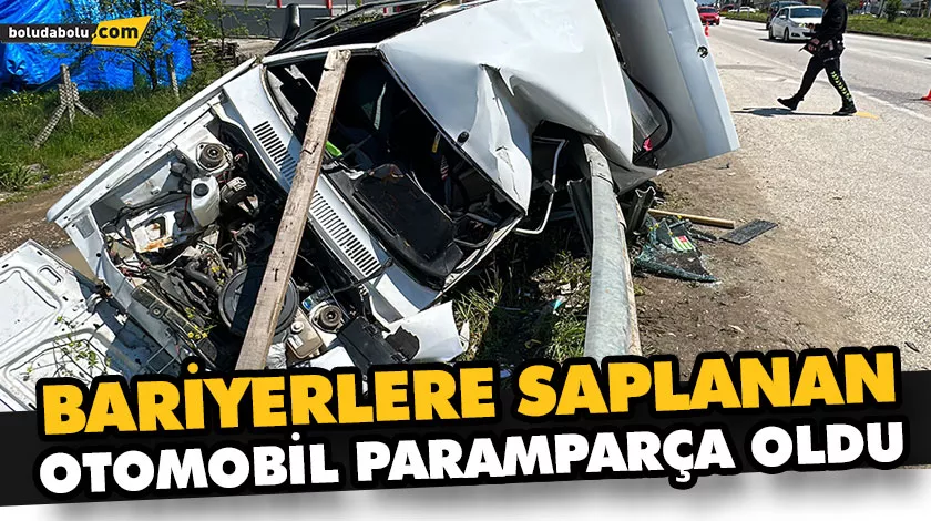 Bariyerlere saplanan otomobil paramparça oldu Bariyerlere saplanan otomobil paramparça oldu