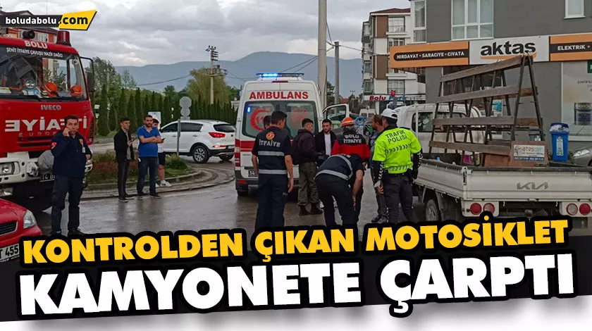 KONTROLDEN ÇIKAN MOTOSİKLET KAMYONETE ÇARPTI: 1 YARALI KONTROLDEN ÇIKAN MOTOSİKLET KAMYONETE ÇARPTI: 1 YARALI