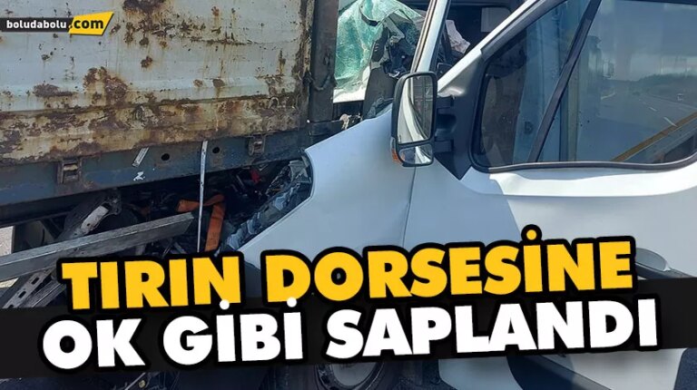 Kamyonet, Tırın Dorsesine Ok Gibi Saplandı: 1 yaralı