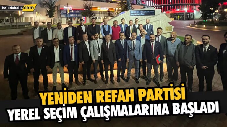 PARTİLİLER, BOLU BELEDİYESİ ÖNÜNDE POZ VERDİ