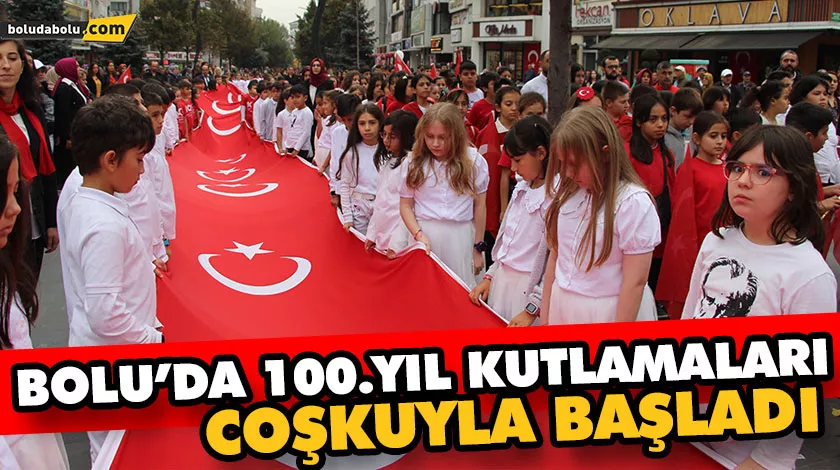 ÖĞRENCİLER 100.YIL İÇİN 200 METRELİK BAYRAKLA YÜRÜDÜ ÖĞRENCİLER 100.YIL İÇİN 200 METRELİK BAYRAKLA YÜRÜDÜ