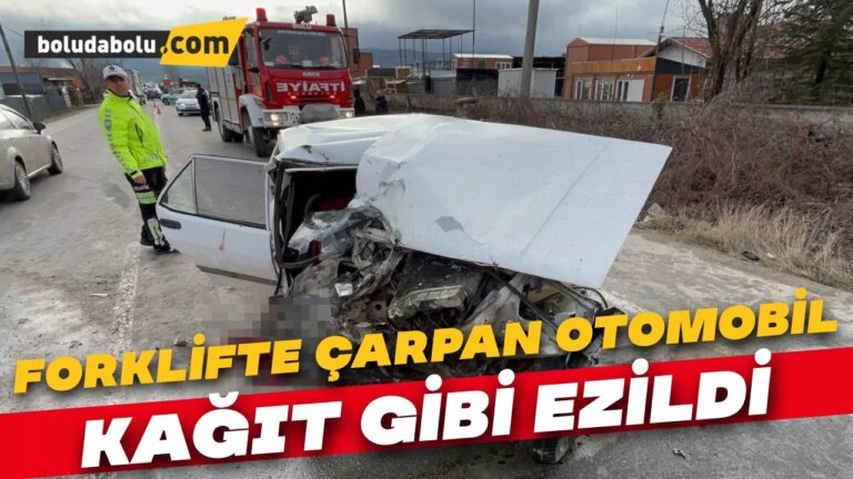 Forklifte çarpan otomobil kağıt gibi ezildi: 4 yaralı