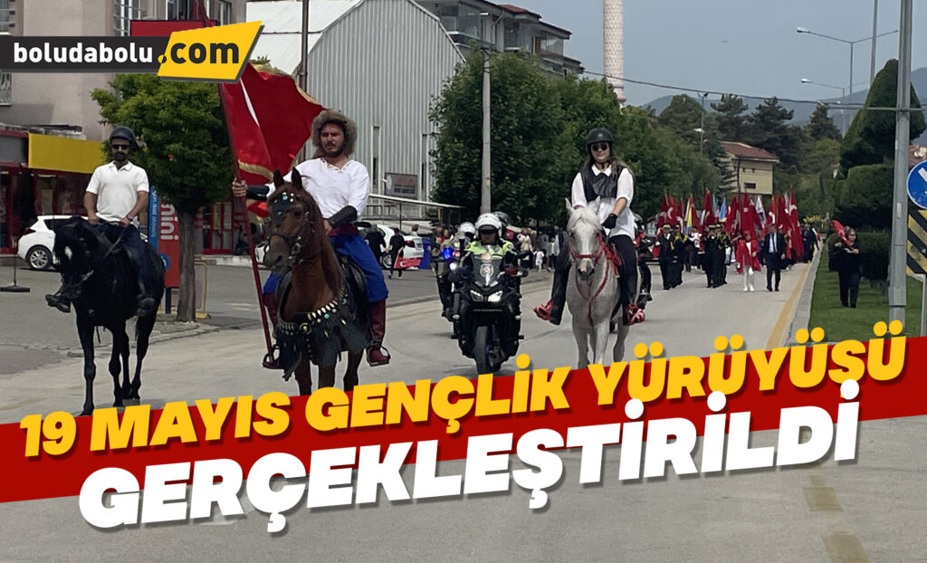 Bolu’daki 19 Mayıs kutlamalarında, 105 metrelik Türk bayrağı taşındı Bolu’daki 19 Mayıs kutlamalarında, 105 metrelik Türk bayrağı taşındı