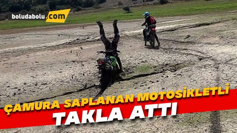 Çamura saplanan motosikletli böyle takla attı: Arkadaşları kahkahaya boğuldu